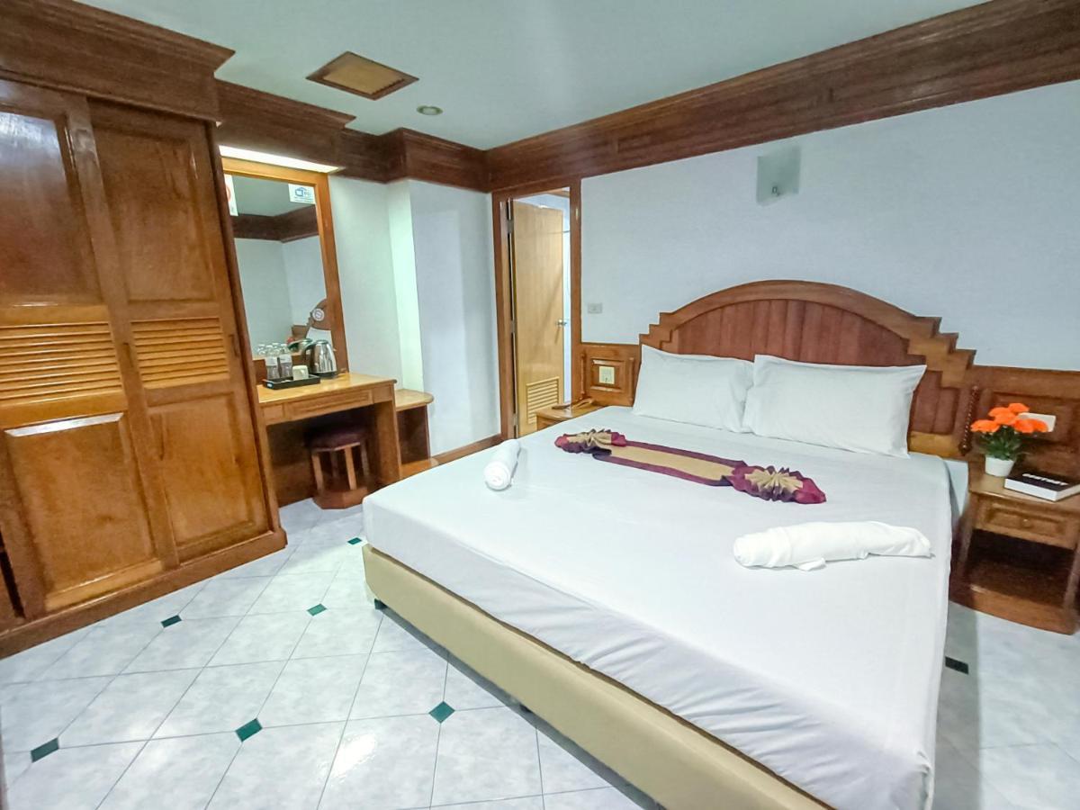 Black Pearl Patong Beachfront Habitación foto