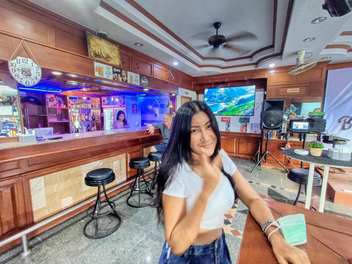 Black Pearl Patong Beachfront Exterior foto